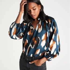 NWT Ann Taylor Spotted Shirred Raglan Sleeve Top